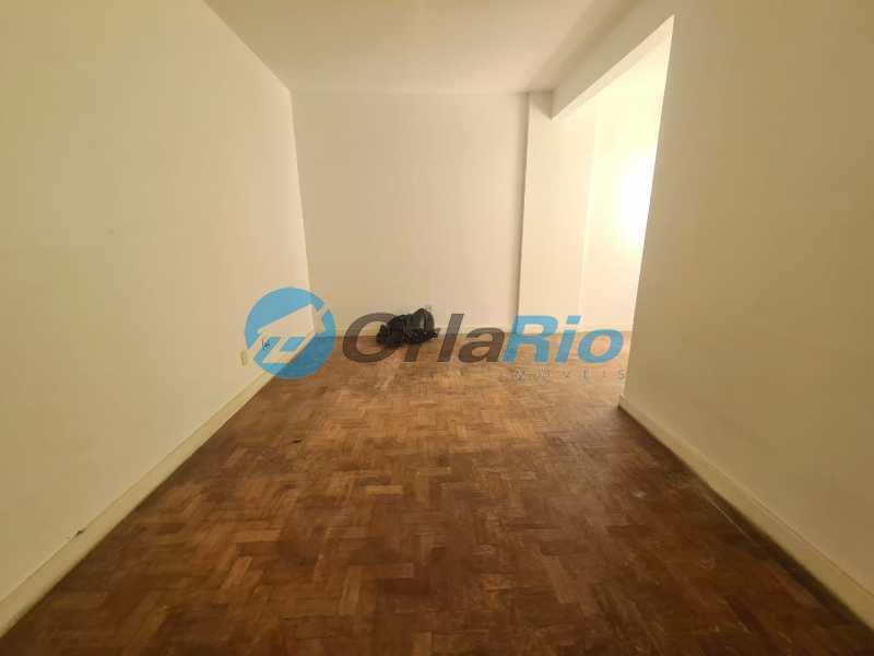 Apartamento à venda com 2 quartos, 67m² - Foto 2