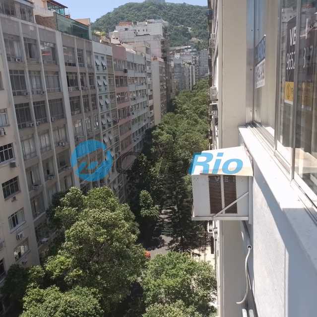 Apartamento à venda com 4 quartos, 206m² - Foto 2