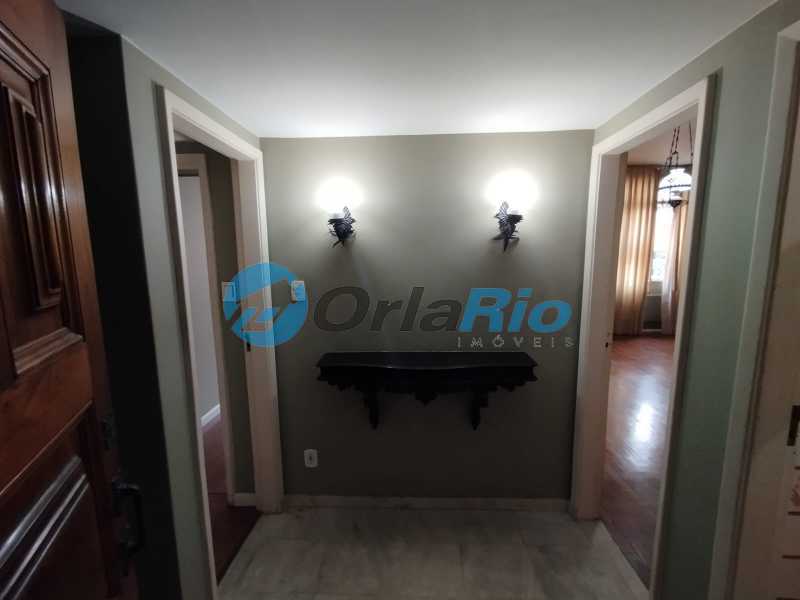 Apartamento à venda com 3 quartos, 136m² - Foto 2