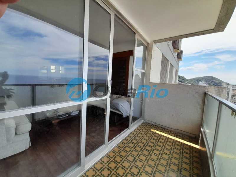 Apartamento para alugar com 3 quartos, 130m² - Foto 2