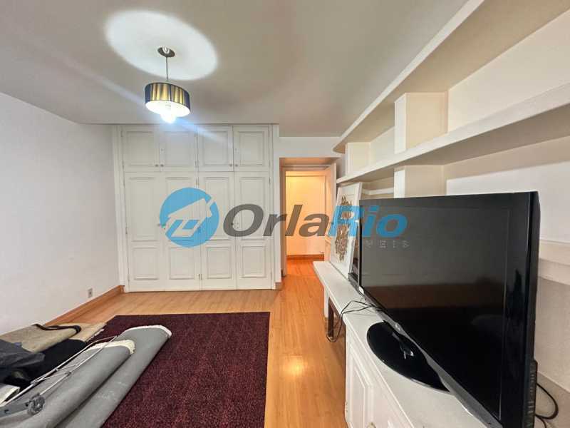 Apartamento à venda com 3 quartos, 257m² - Foto 13