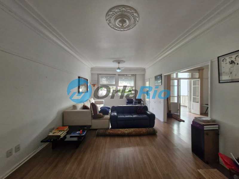 Apartamento à venda com 3 quartos, 134m² - Foto 2