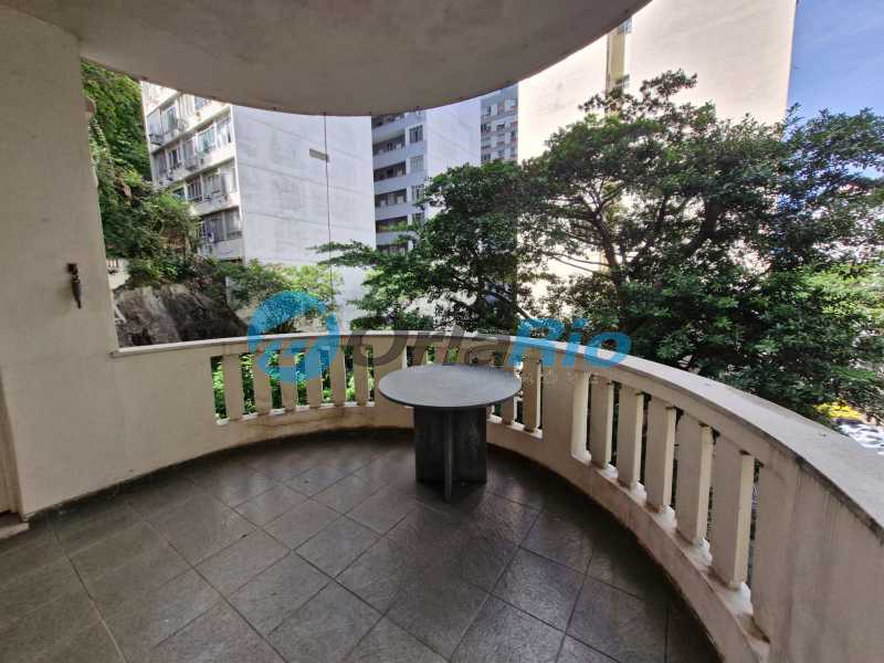 Apartamento à venda com 3 quartos, 134m² - Foto 3