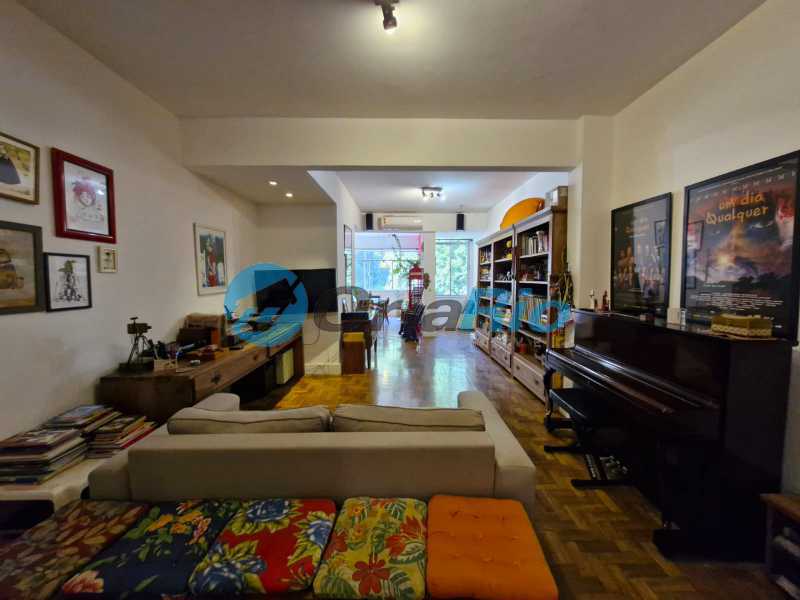 Apartamento à venda com 3 quartos, 100m² - Foto 2