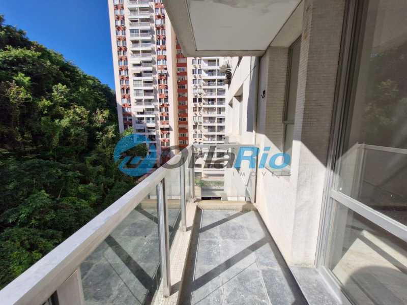 Apartamento à venda com 2 quartos, 77m² - Foto 1