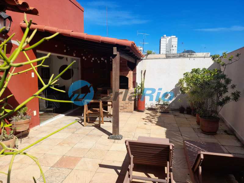 Cobertura à venda com 4 quartos, 190m² - Foto 3