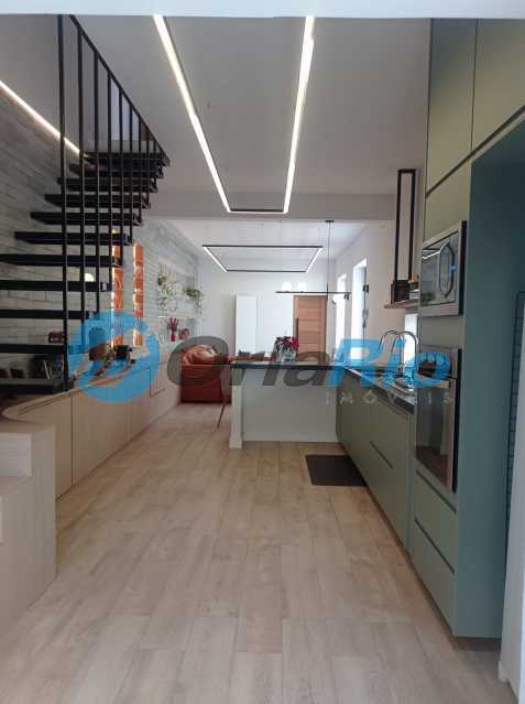 Casa à venda com 4 quartos, 166m² - Foto 4