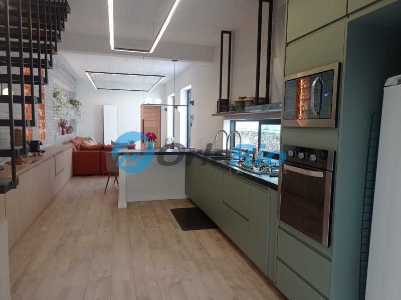 Casa à venda com 4 quartos, 166m² - Foto 3