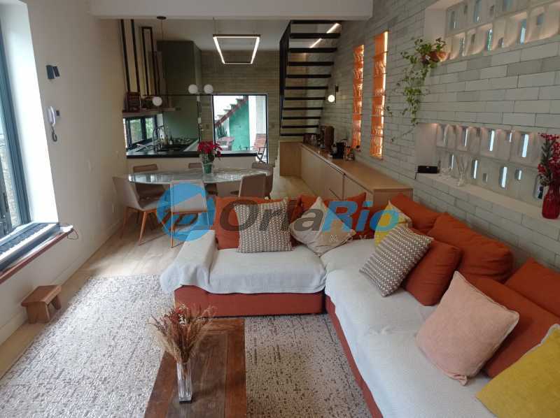 Casa à venda com 4 quartos, 166m² - Foto 1