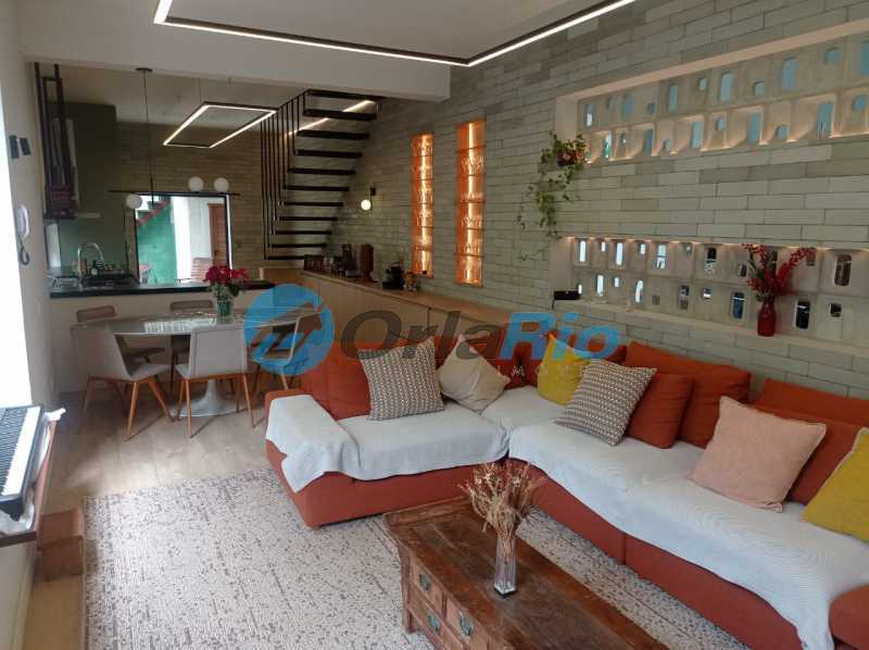 Casa à venda com 4 quartos, 166m² - Foto 2