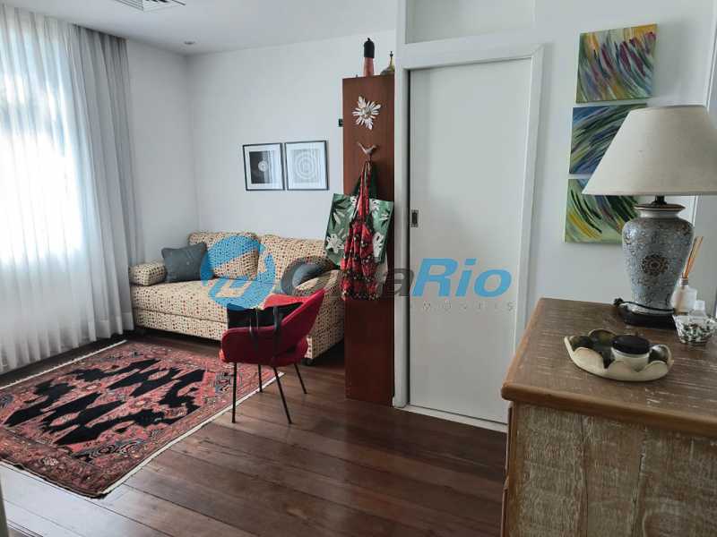 Apartamento à venda com 4 quartos, 256m² - Foto 8