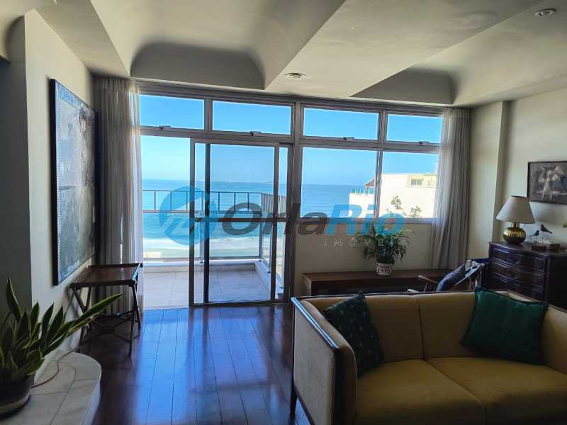 Apartamento à venda com 4 quartos, 256m² - Foto 2