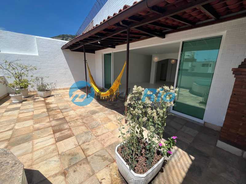Cobertura à venda com 4 quartos, 220m² - Foto 2