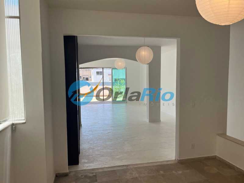 Cobertura à venda com 4 quartos, 220m² - Foto 4