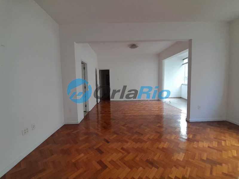 Apartamento para alugar com 4 quartos, 157m² - Foto 2