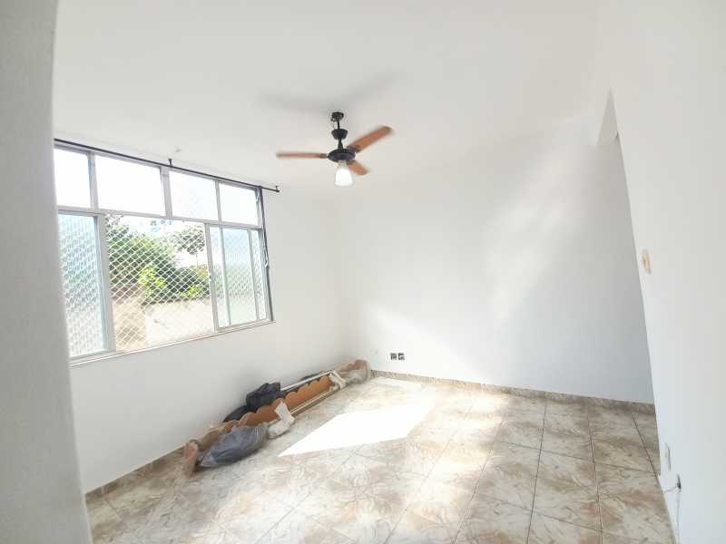 Apartamento à venda com 2 quartos, 45m² - Foto 2