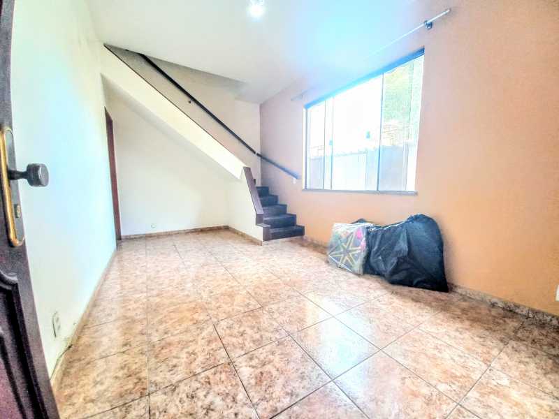 Casa de Condomínio à venda com 4 quartos, 153m² - Foto 2