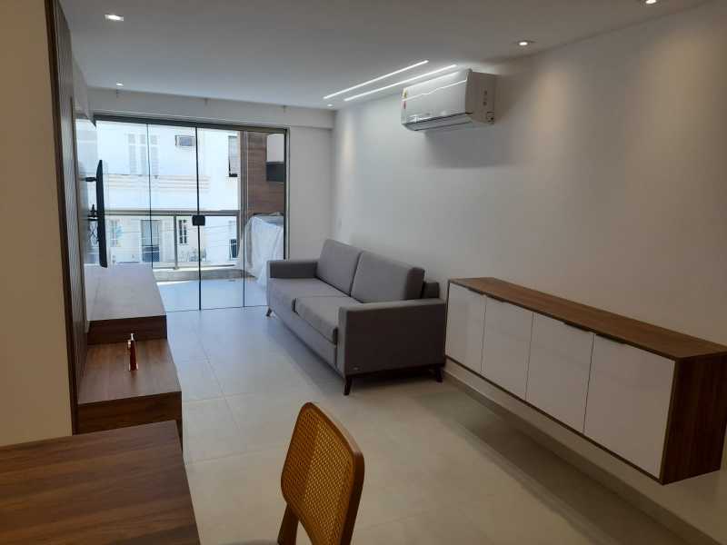 Apartamento à venda com 2 quartos, 70m² - Foto 2