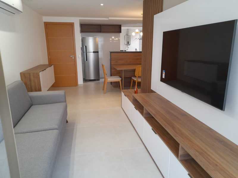 Apartamento à venda com 2 quartos, 70m² - Foto 3