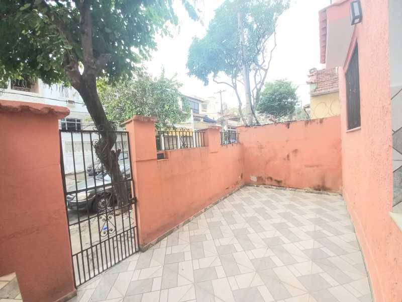 Casa à venda com 3 quartos, 90m² - Foto 4