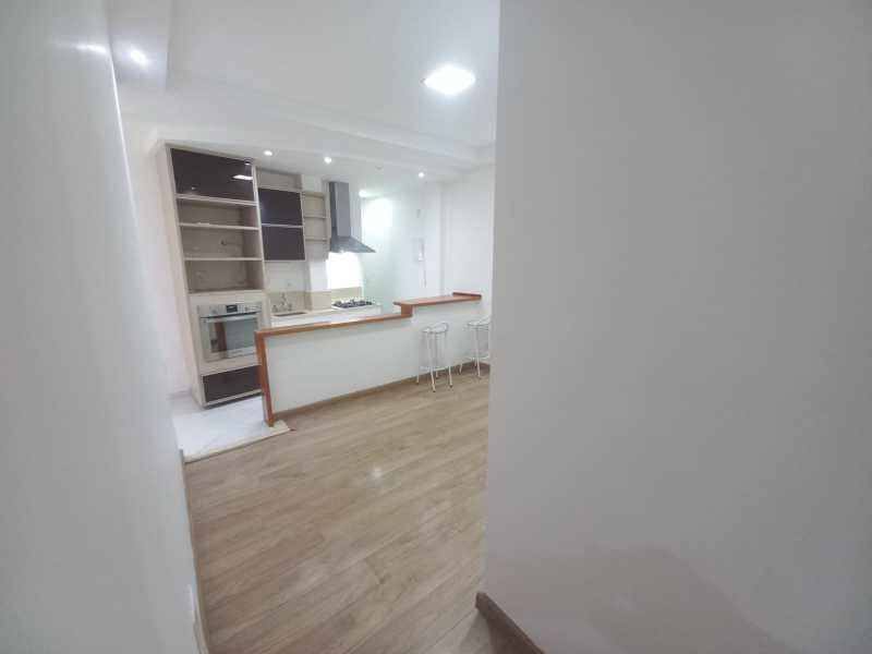 Apartamento à venda com 2 quartos, 59m² - Foto 4