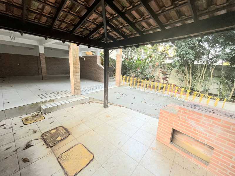 Casa de Condomínio à venda com 4 quartos, 303m² - Foto 2