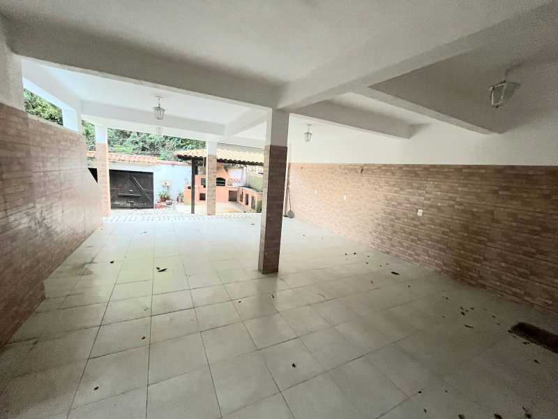 Casa de Condomínio à venda com 4 quartos, 303m² - Foto 3