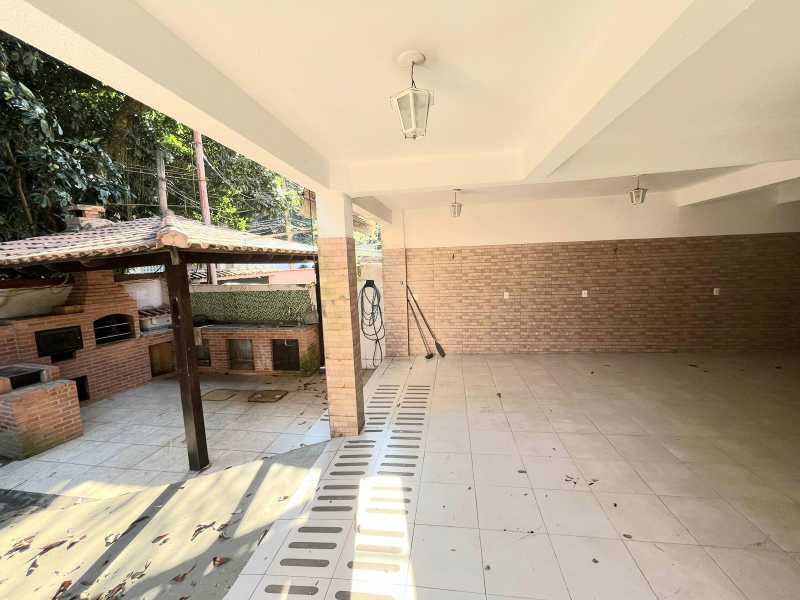 Casa de Condomínio à venda com 4 quartos, 303m² - Foto 5