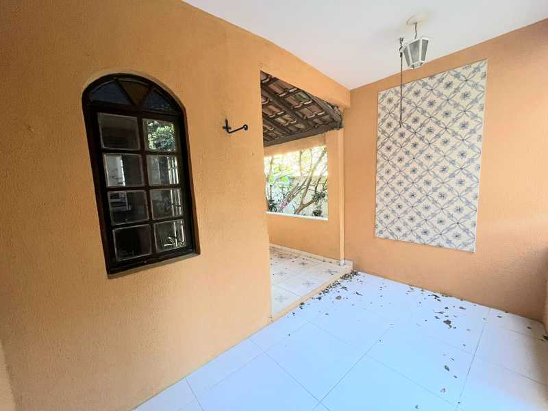 Casa de Condomínio à venda com 4 quartos, 303m² - Foto 12