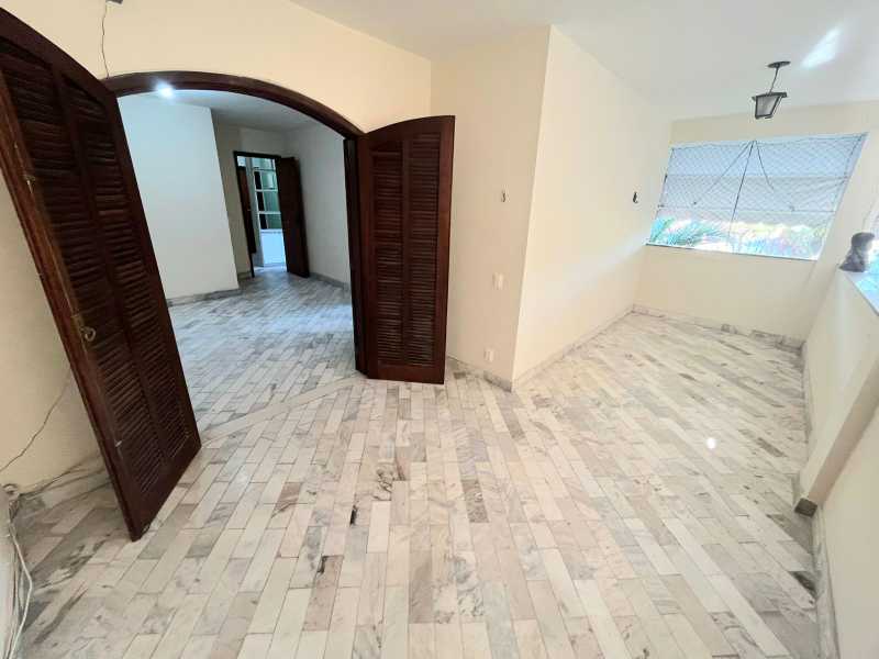 Casa de Condomínio à venda com 4 quartos, 303m² - Foto 13