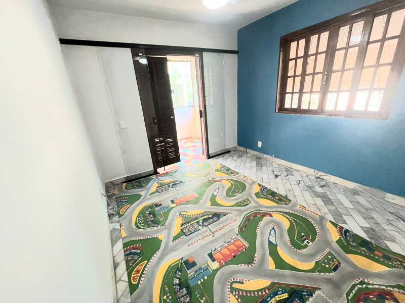 Casa de Condomínio à venda com 4 quartos, 303m² - Foto 28