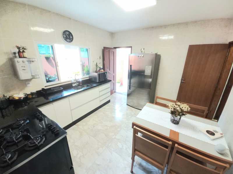 Casa à venda com 3 quartos, 96m² - Foto 13