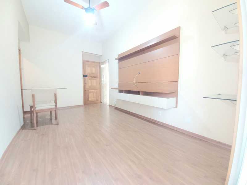 Apartamento à venda com 1 quarto, 50m² - Foto 5