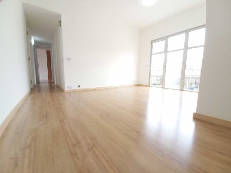 Apartamento à venda com 2 quartos, 75m² - Foto 4