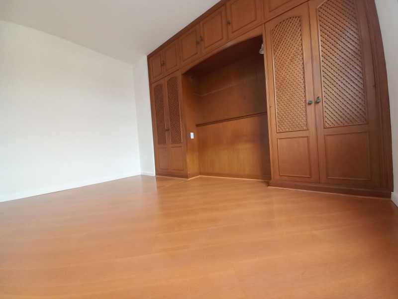 Apartamento à venda com 2 quartos, 75m² - Foto 14