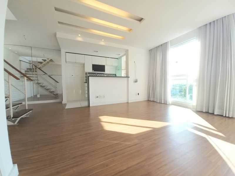 Cobertura à venda com 2 quartos, 104m² - Foto 1