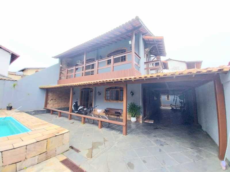 Casa de Condomínio à venda com 3 quartos, 233m² - Foto 1