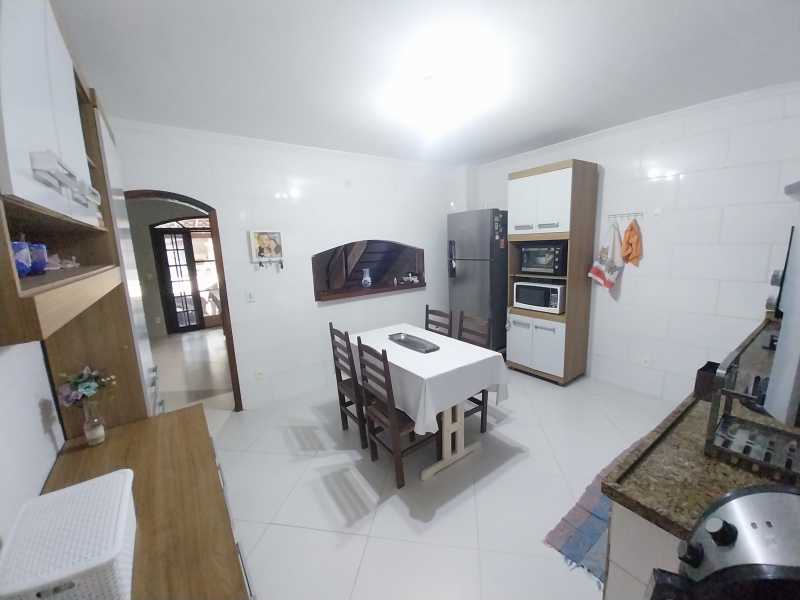 Casa de Condomínio à venda com 3 quartos, 233m² - Foto 12