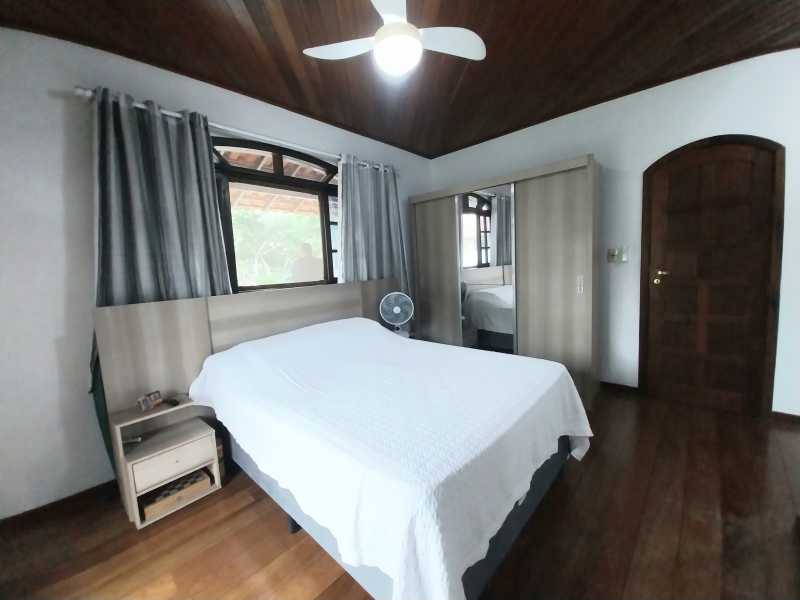 Casa de Condomínio à venda com 3 quartos, 233m² - Foto 18