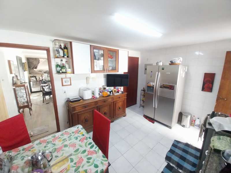 Cobertura, 3 quartos, 257 m² - Foto 10