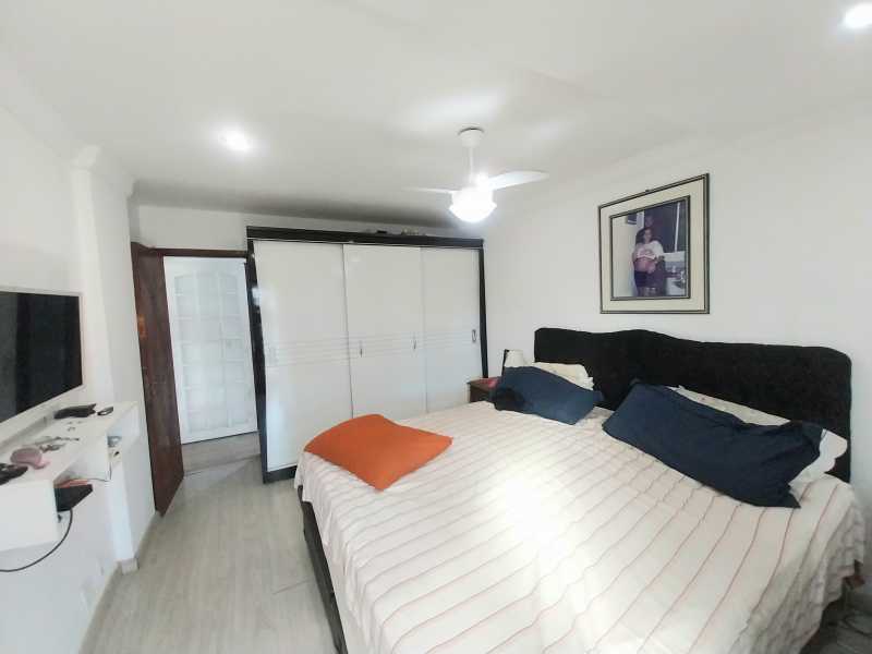 Cobertura, 3 quartos, 257 m² - Foto 13