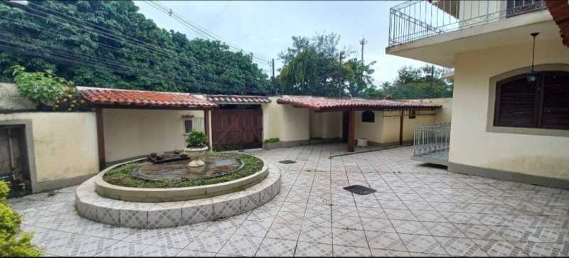 Casa de Condomínio à venda com 4 quartos, 465m² - Foto 3