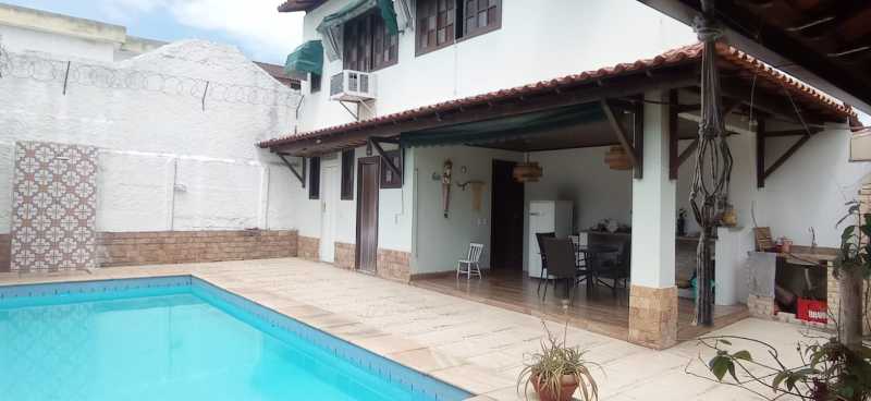 Casa de Condomínio à venda com 4 quartos, 214m² - Foto 9