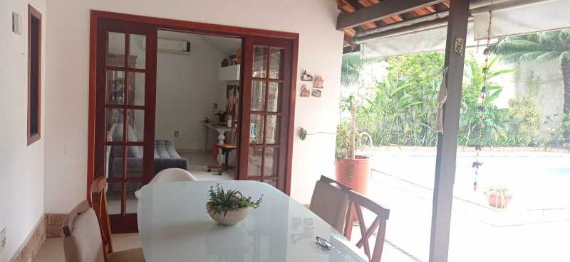 Casa de Condomínio à venda com 4 quartos, 214m² - Foto 16