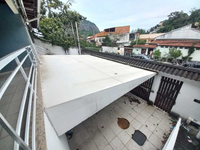 Casa de Condomínio à venda com 5 quartos, 300m² - Foto 1