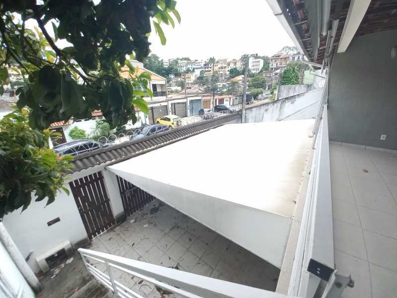 Casa de Condomínio à venda com 5 quartos, 300m² - Foto 2