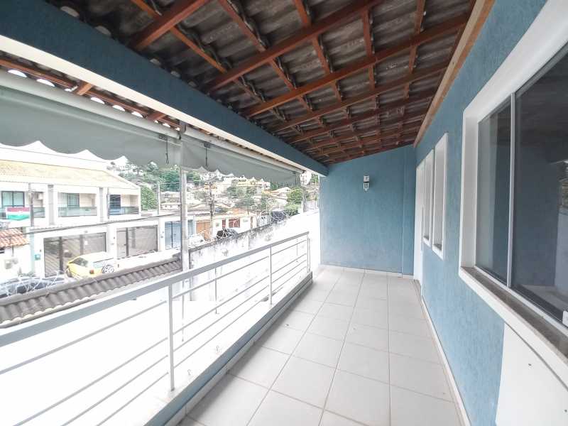 Casa de Condomínio à venda com 5 quartos, 300m² - Foto 4