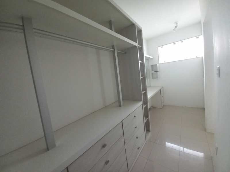 Casa de Condomínio à venda com 5 quartos, 300m² - Foto 15