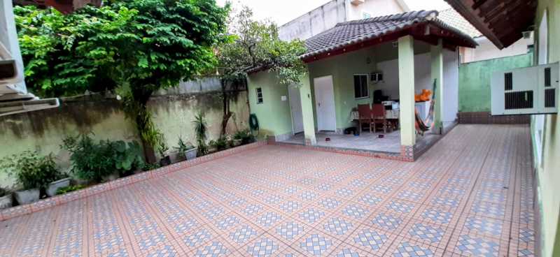 Casa de Condomínio à venda com 3 quartos, 150m² - Foto 2