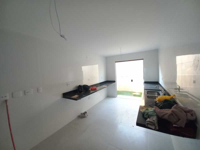 Casa de Condomínio à venda com 5 quartos, 180m² - Foto 11